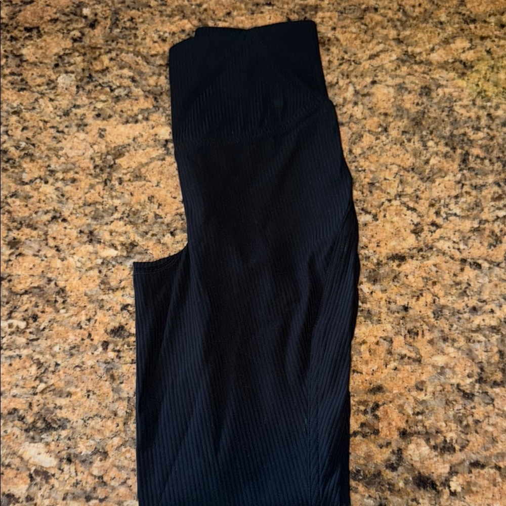 Lululemon Black Ribbed Leggings size 2 but fit like a size 0